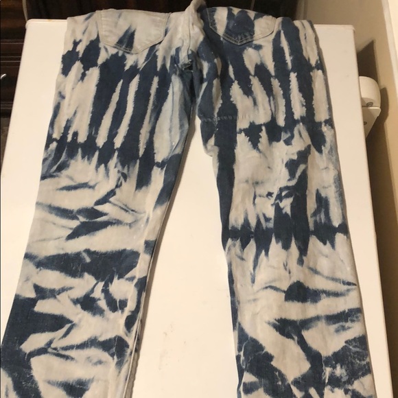 Acid wash ripped jeans (Must Steal) - Picture 2 of 2